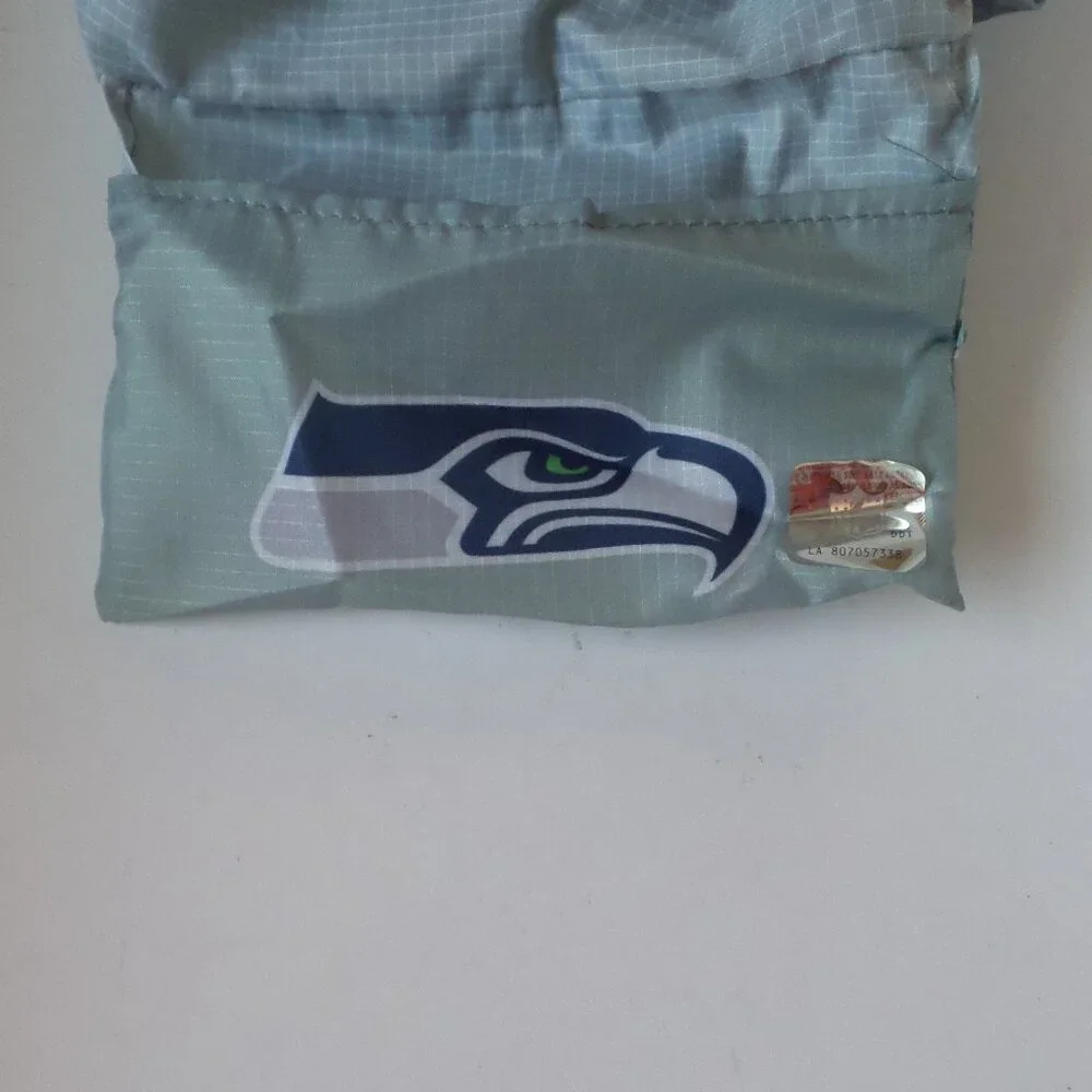 Delta x Seahawks packing cubes